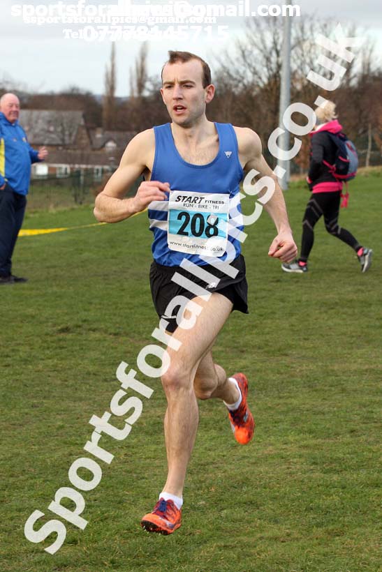 Senior mens Cathedral Relays, Birtley. Photo:  David T. Hewitson/Sports for All Pics